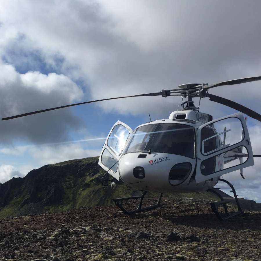 iceland expedition volcano rim